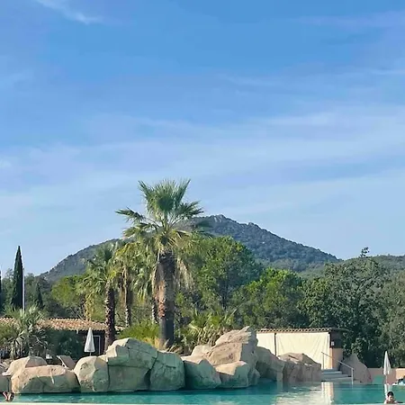 De Charme 60 M2 Piscines Tennis Loisirs Inclus Premiun Pierre Et Les Restanques Du Golfe De Saint Tropez Casa de Férias *